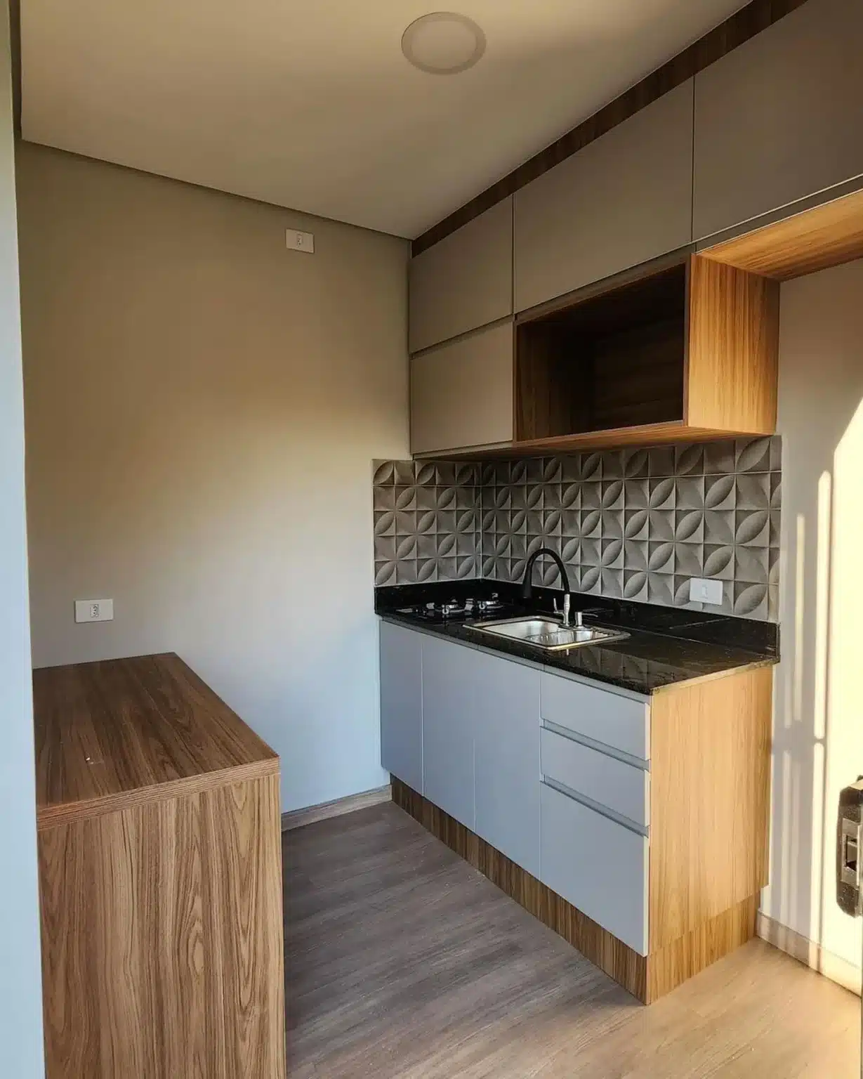 Custom 20ft Shipping Container Home With Water Tank - Image 3
